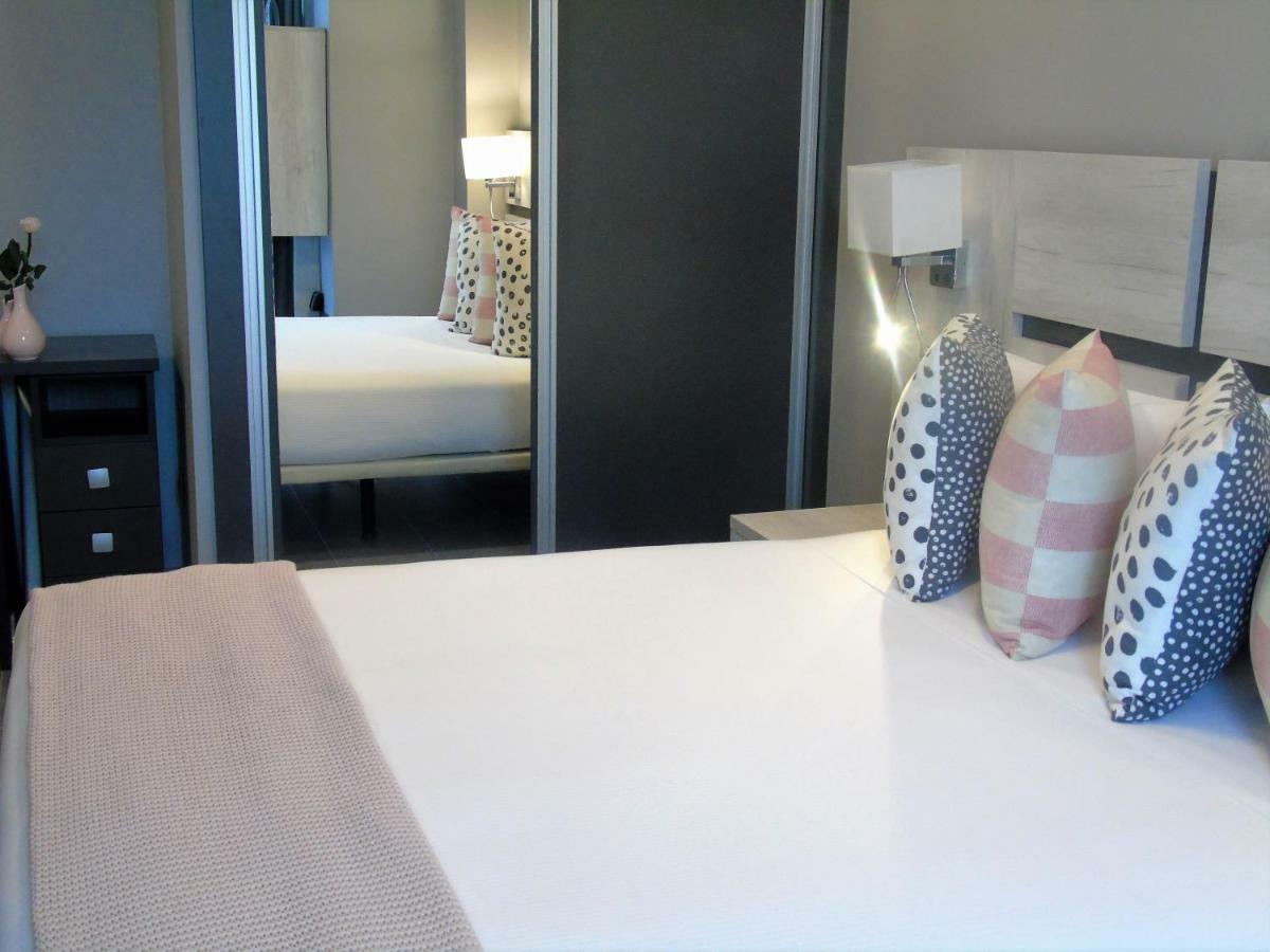 Apartahotel 5Dos5 Овьедо Экстерьер фото